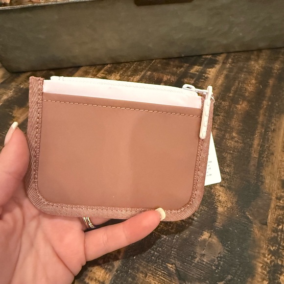Lululemon True Identity Card Case NWT - Picture 2 of 7